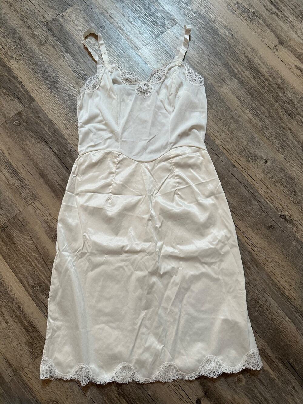 Vtg Wonder Maid Full Slip 34 Antron Nylon Lace Non-Cling 60’s Off White Lingerie